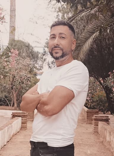 Foto de perfil de Javier Gonzalez, desarrollador web freelance especializado en React